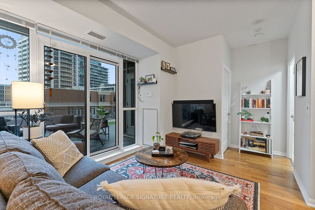 Photo of 628 Fleet Street #316, Toronto, ON M5V 1A9 (MLS # C12686040)