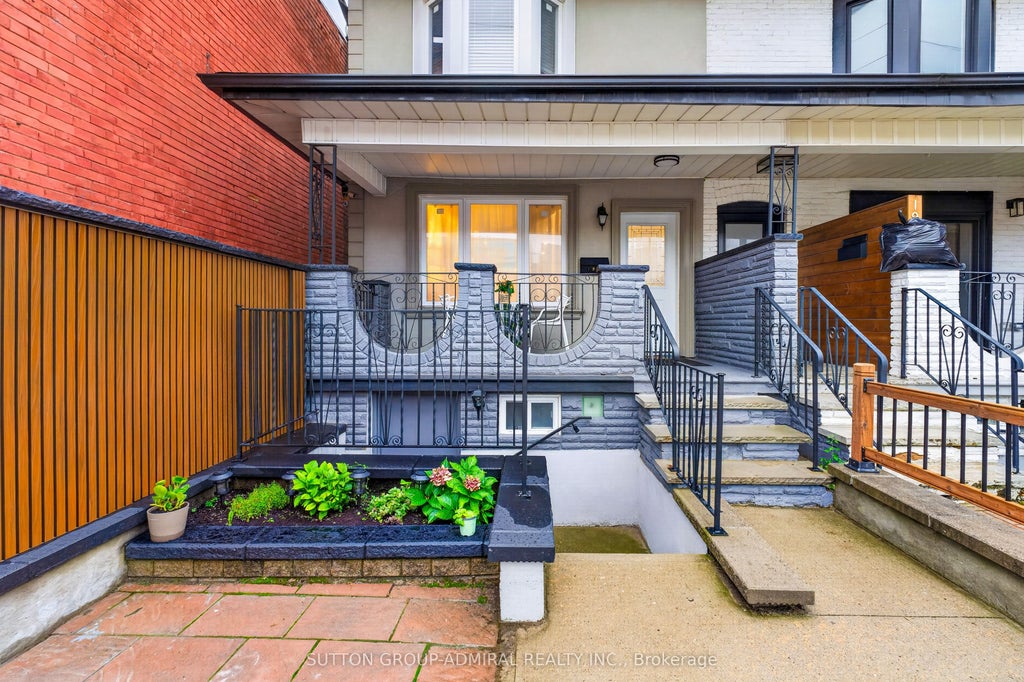 Photo of 1987 Davenport Road, Toronto, ON M6N 1C5 (MLS # W13773618)