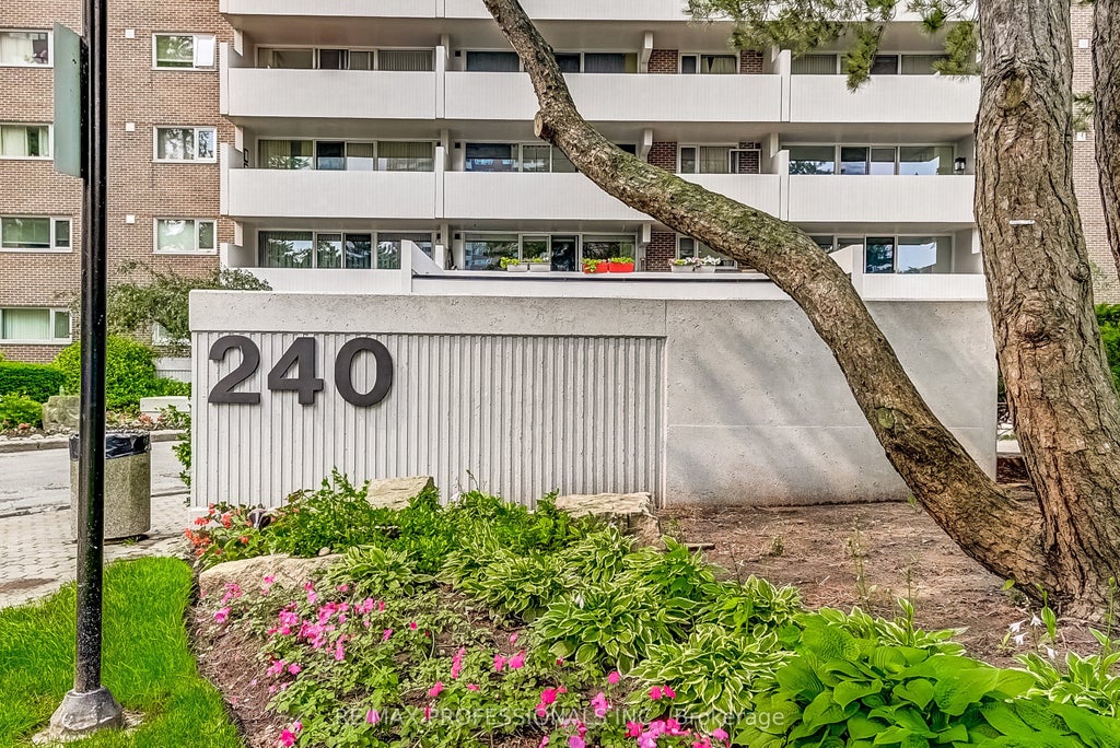 Photo of 240 Scarlett Road #1405, Toronto, ON M6N 4X4 (MLS # W13719886)