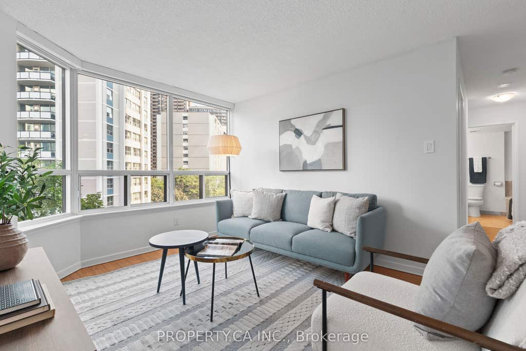 Photo of 25 Maitland Street #601, Toronto, ON M4Y 2W1 (MLS # C13687970)