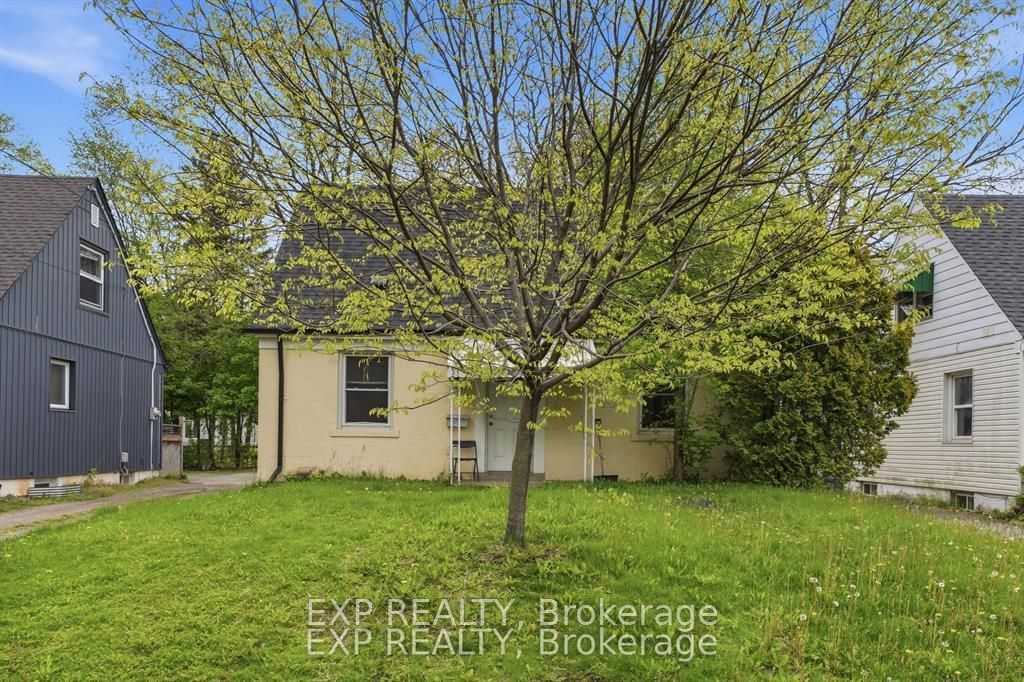 Photo of 139 Dalewood Avenue, Hamilton, ON L8S 1Z3 (MLS # X13530424)
