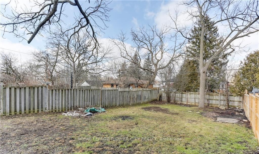 Photo of 50 Emery Street W, London South, ON N6J 1R6 (MLS # X12583854)