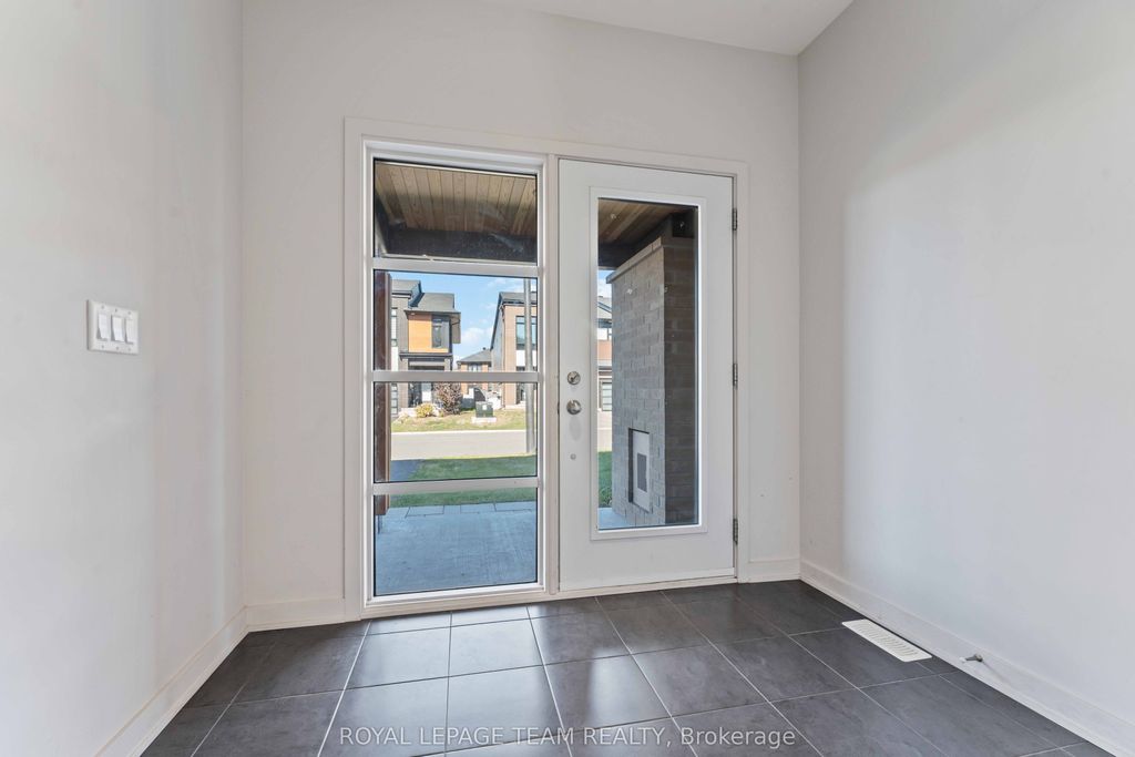 Photo of 1052 Lunar Glow Crescent, Blossom Park - Airport and Area, ON K4M 0J9 (MLS # X12477590)