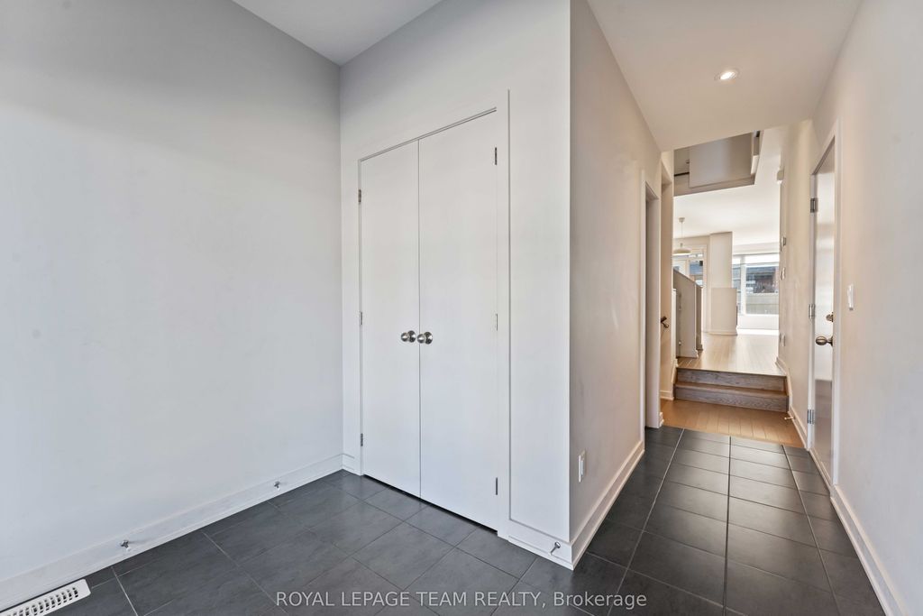 Photo of 1052 Lunar Glow Crescent, Blossom Park - Airport and Area, ON K4M 0J9 (MLS # X12477590)