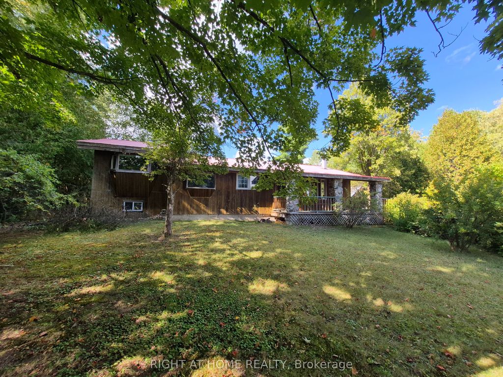 Photo of 326 Calabogie Road, McNab/Braeside, ON K7S 3G8 (MLS # X12401805)