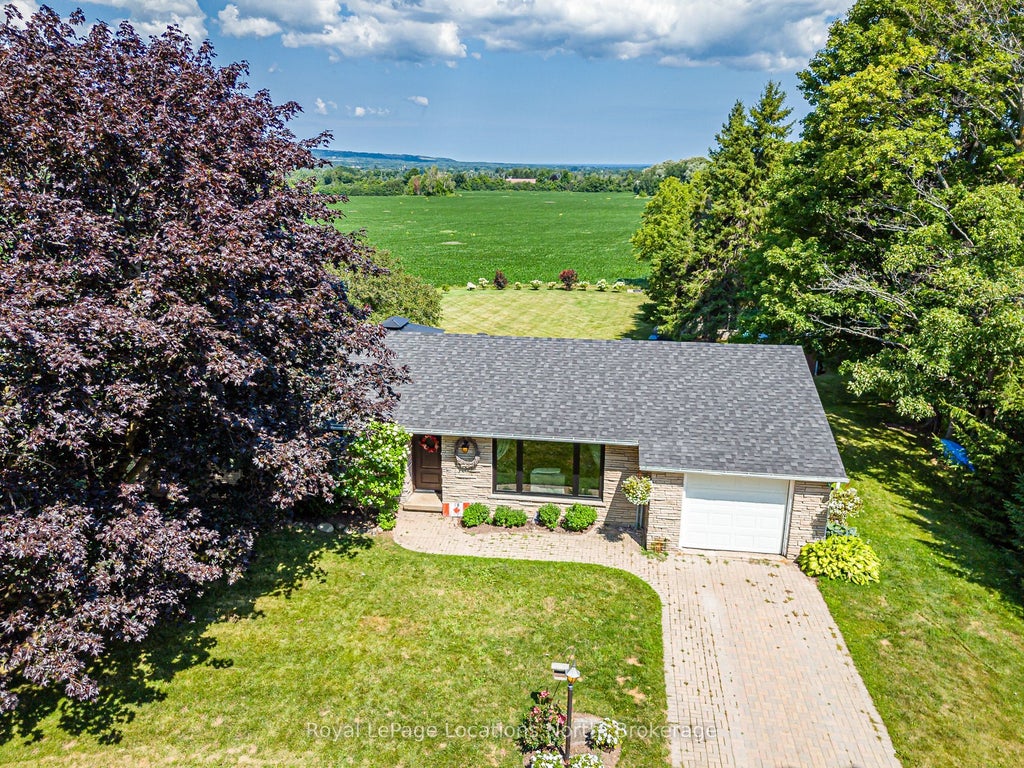Photo of 728099 21 Side Road, Blue Mountains, ON N0H 1J0 (MLS # X13650362)