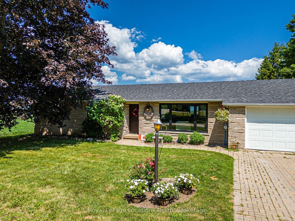 Photo of 728099 21 Side Road, Blue Mountains, ON N0H 1J0 (MLS # X13650362)