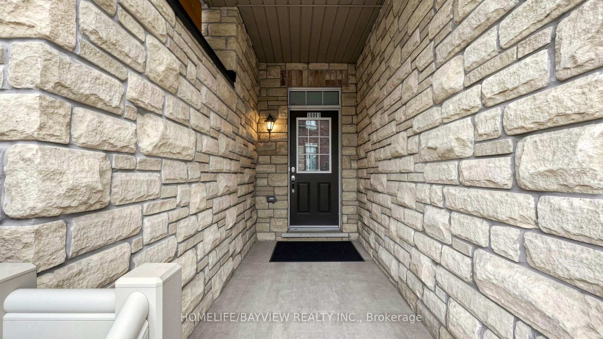 10981 Woodbine Avenue