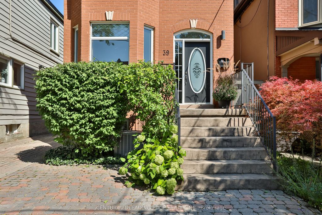 Photo of 39 Ferrier Avenue, Toronto, ON M4K 3H5 (MLS # E12423315)