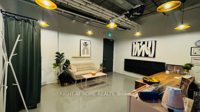 334 Adelaide Street W 210