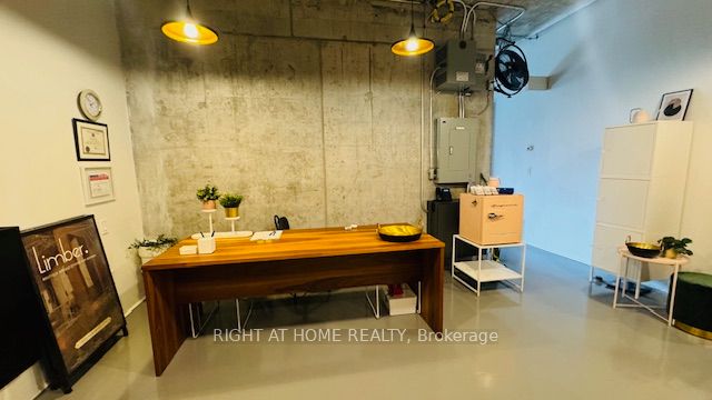 334 Adelaide Street W 210