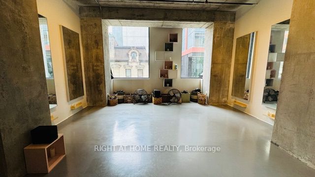 334 Adelaide Street W 210