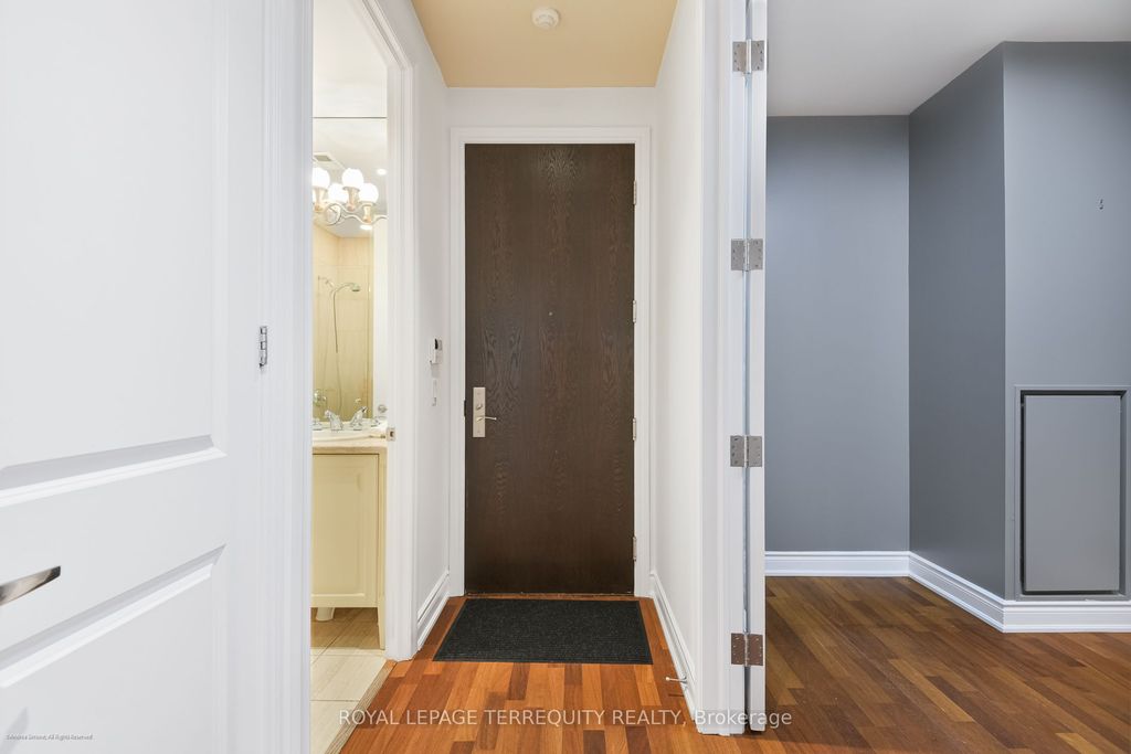 Photo of 48 St Clair Avenue W #406, Toronto, ON M4V 2Z2 (MLS # C13144230)