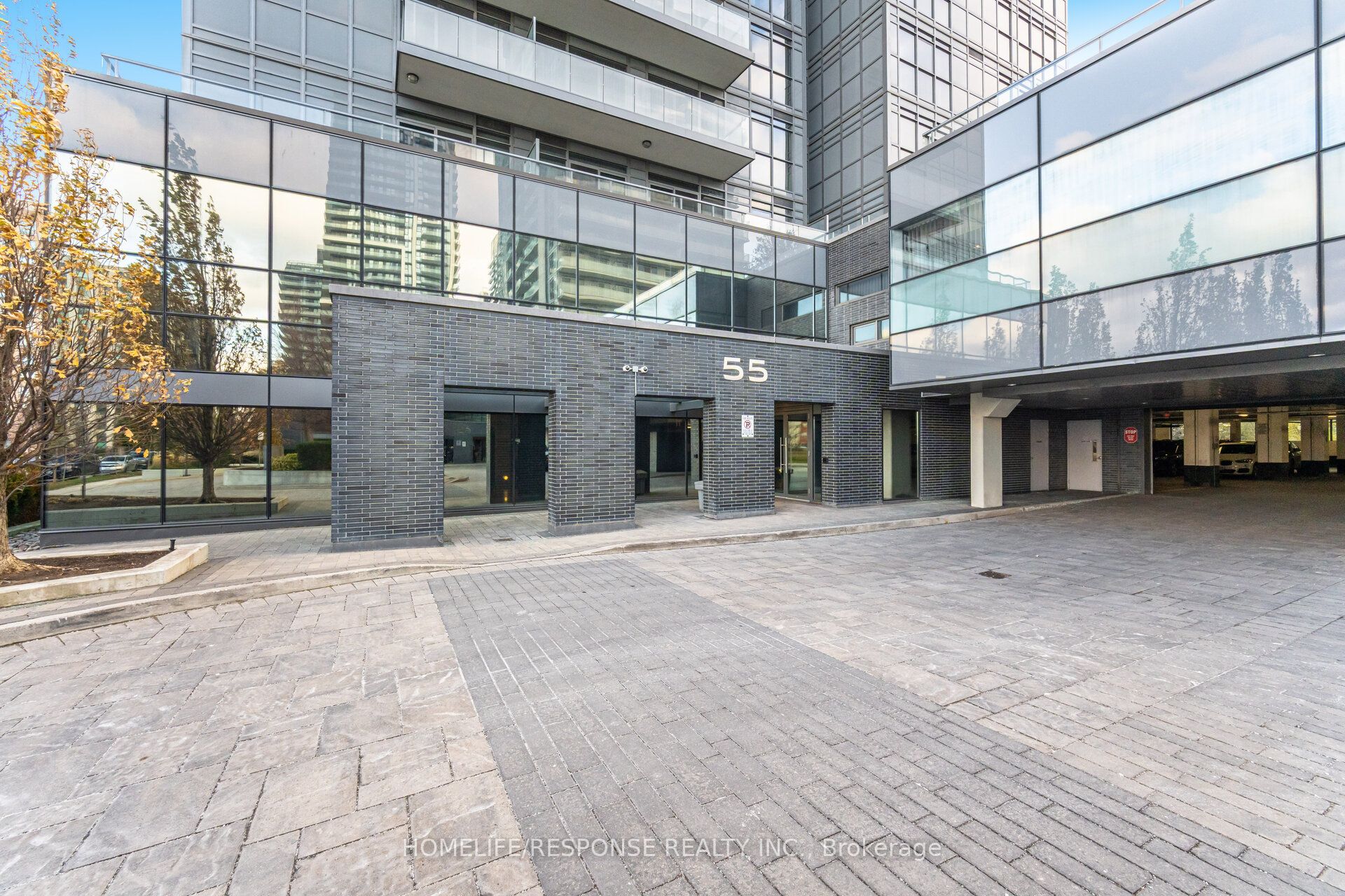 55 Oneida Crescent 1206