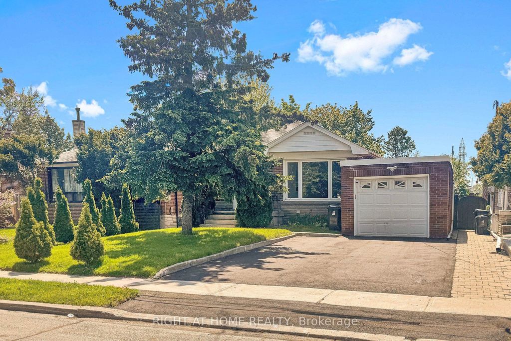 Photo of 22 Lingarde Drive, Toronto, ON M1R 1X6 (MLS # E13153030)