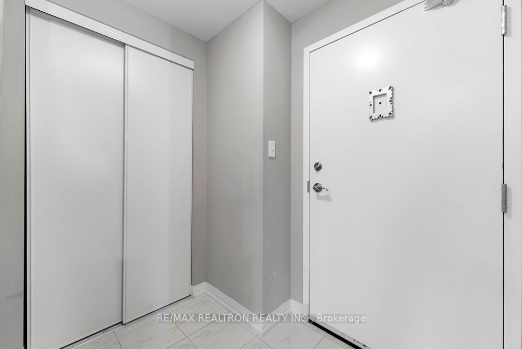 Photo of 300 Essa Road #603, Barrie, ON L4N 9Y4 (MLS # S13541302)