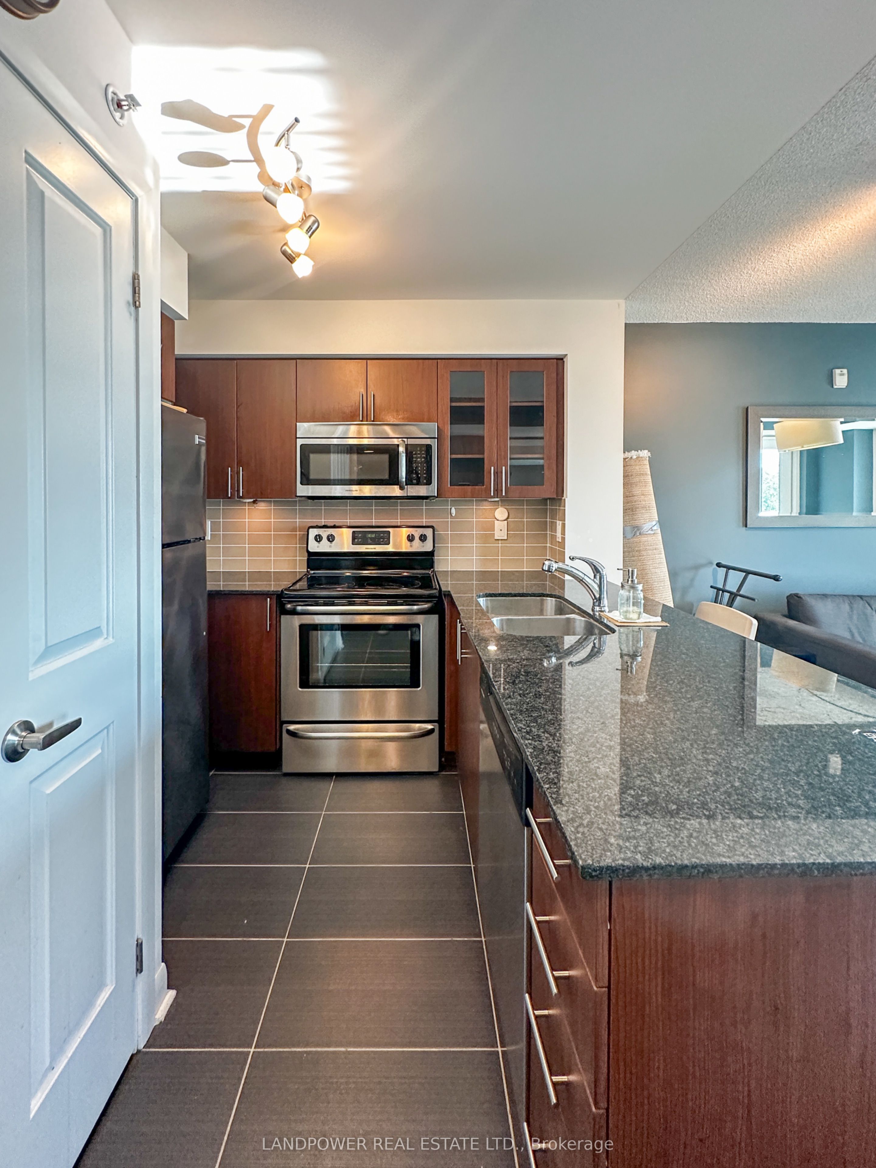 75 Norman Bethune Avenue 504