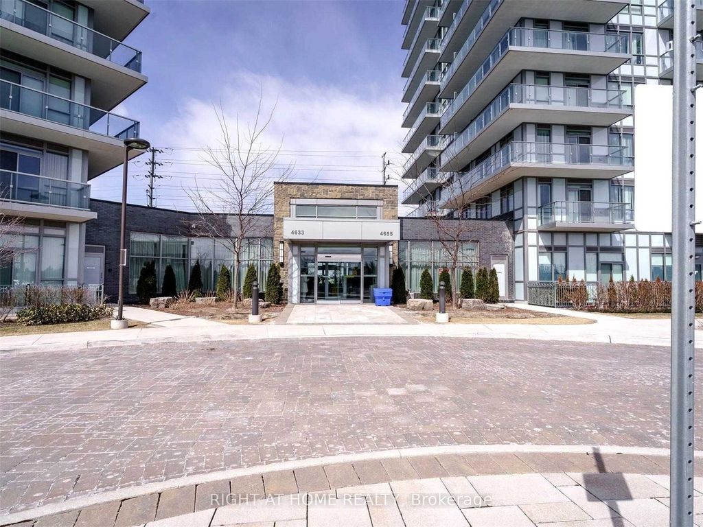 Photo of 4655 Glen Erin Drive #102, Mississauga, ON L5M 0Z1 (MLS # W13219764)