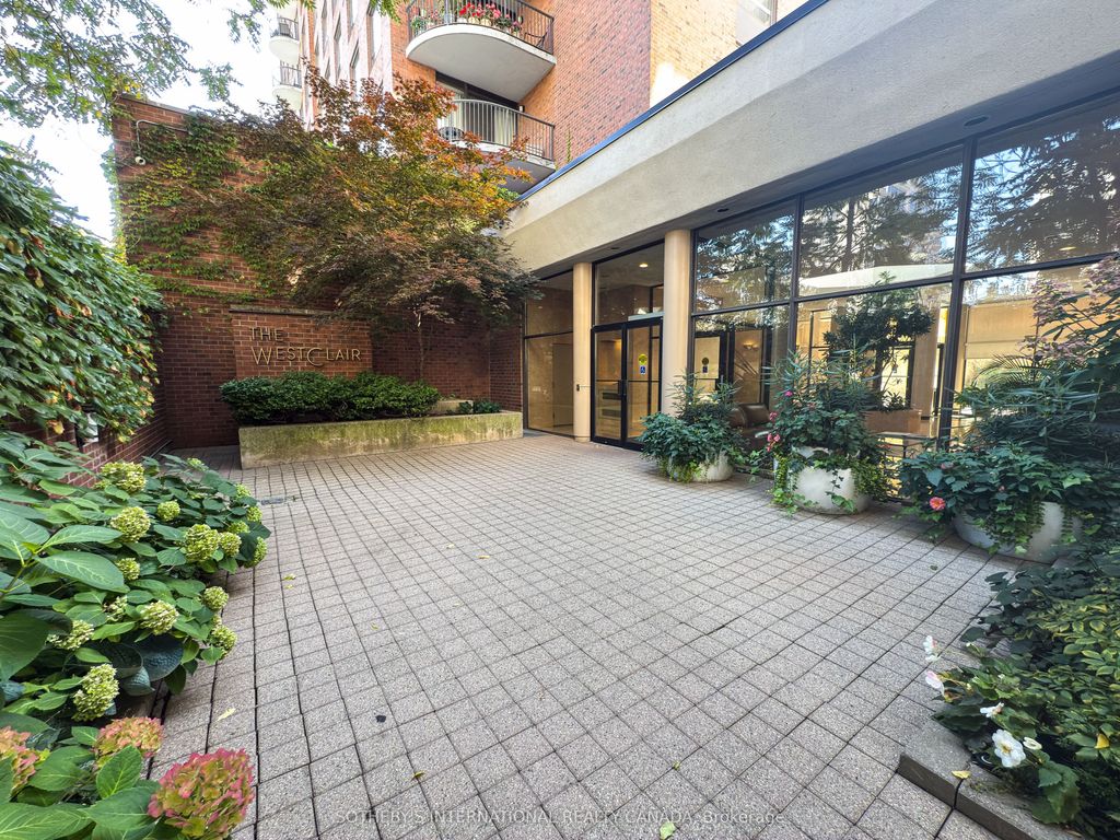 Photo of 47 St Clair Avenue W #705, Toronto, ON M4V 3A5 (MLS # C12409908)