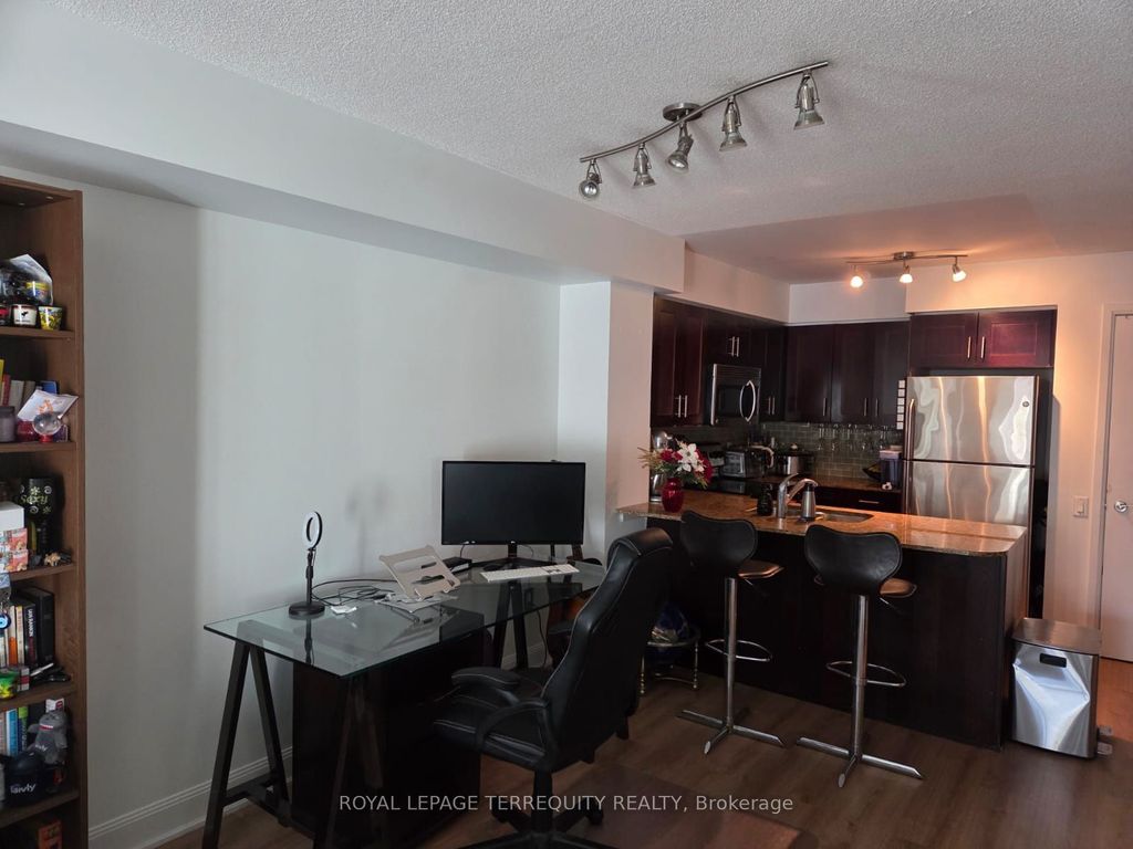Photo of 2181 Yonge Street #1512, Toronto, ON M4S 3H7 (MLS # C12610224)