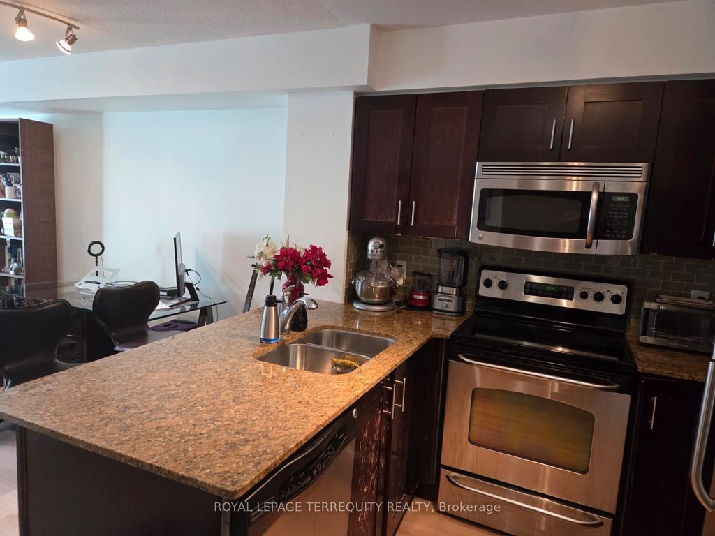 Photo of 2181 Yonge Street #1512, Toronto, ON M4S 3H7 (MLS # C12610224)