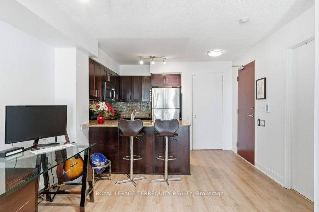 Photo of 2181 Yonge Street #1512, Toronto, ON M4S 3H7 (MLS # C12610224)