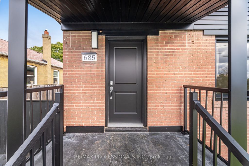 Photo of 685 Kipling Avenue, Toronto, ON M8Z 5G4 (MLS # W12498932)