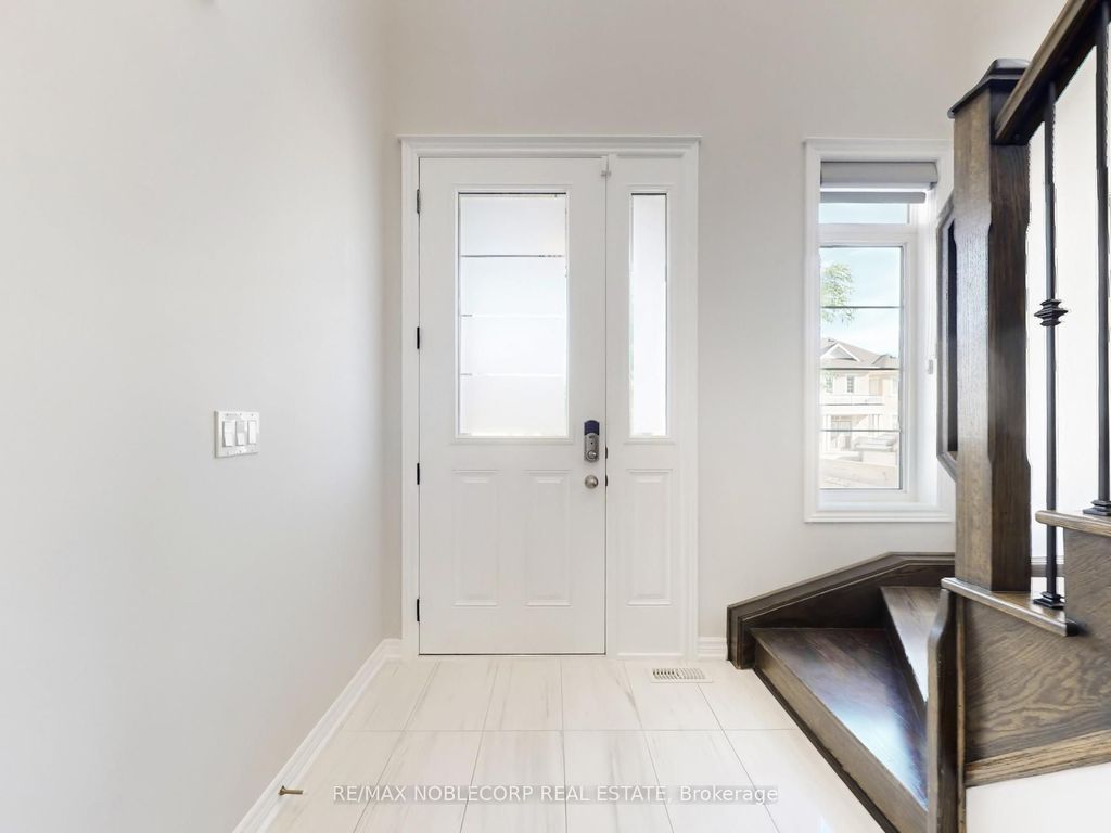 Photo of 593 Settlers Road W, Oakville, ON L6M 4K6 (MLS # W12455681)