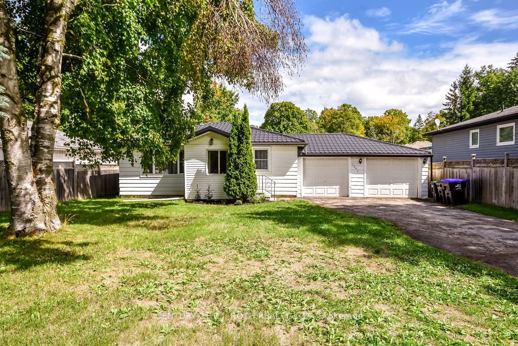 Photo of 2043 St Johns Road, Innisfil, ON L9S 1Y7 (MLS # N12410755)