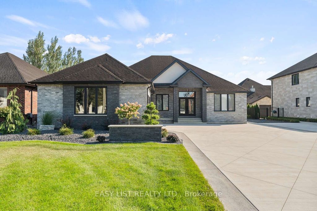 Photo of 351 Old Tecumseh Road, Tecumseh, ON N8N 3T2 (MLS # X12718996)