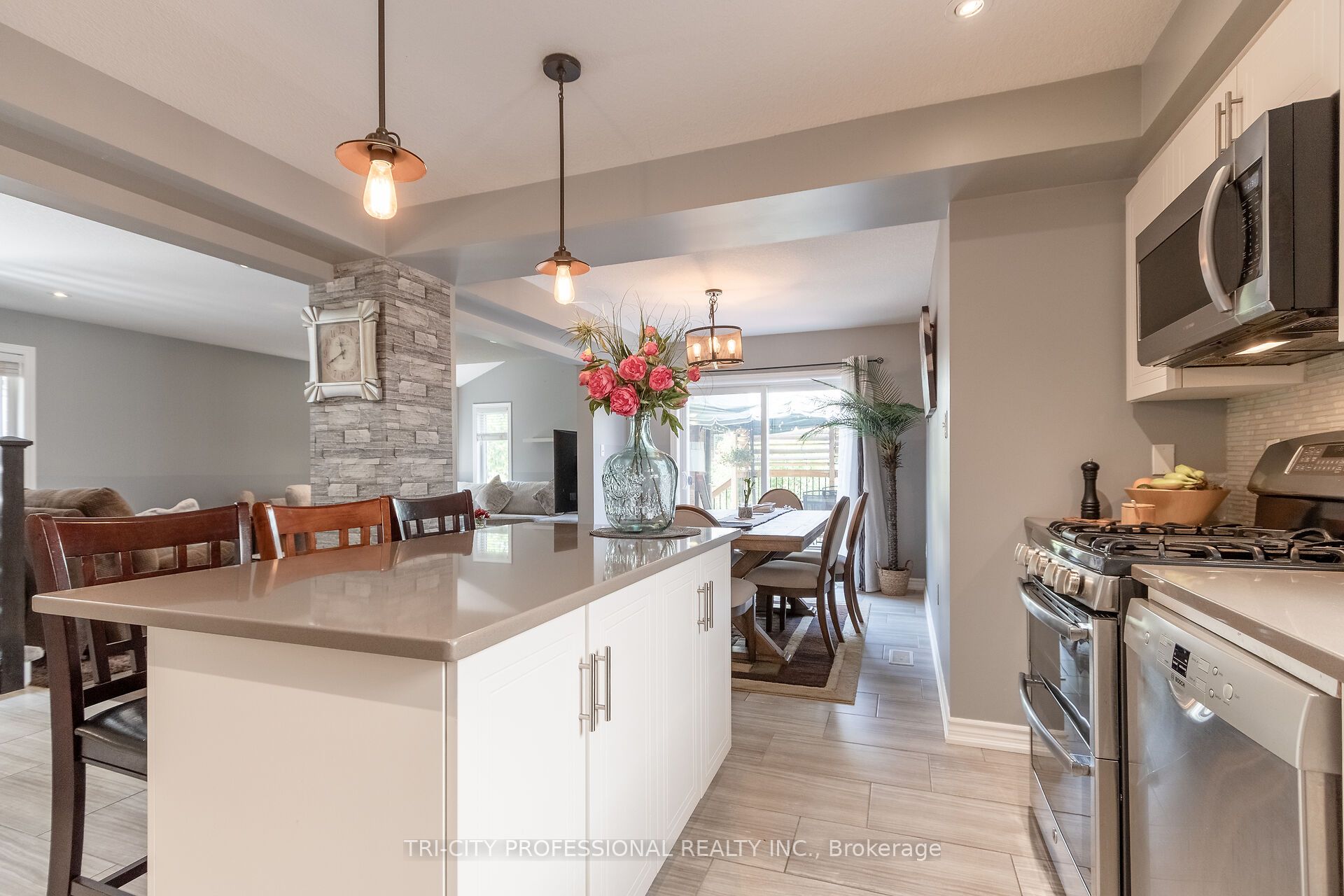 Photo 1 of 49 — 53 Aberdeen Street, Centre Wellington, ON N1M 0C1