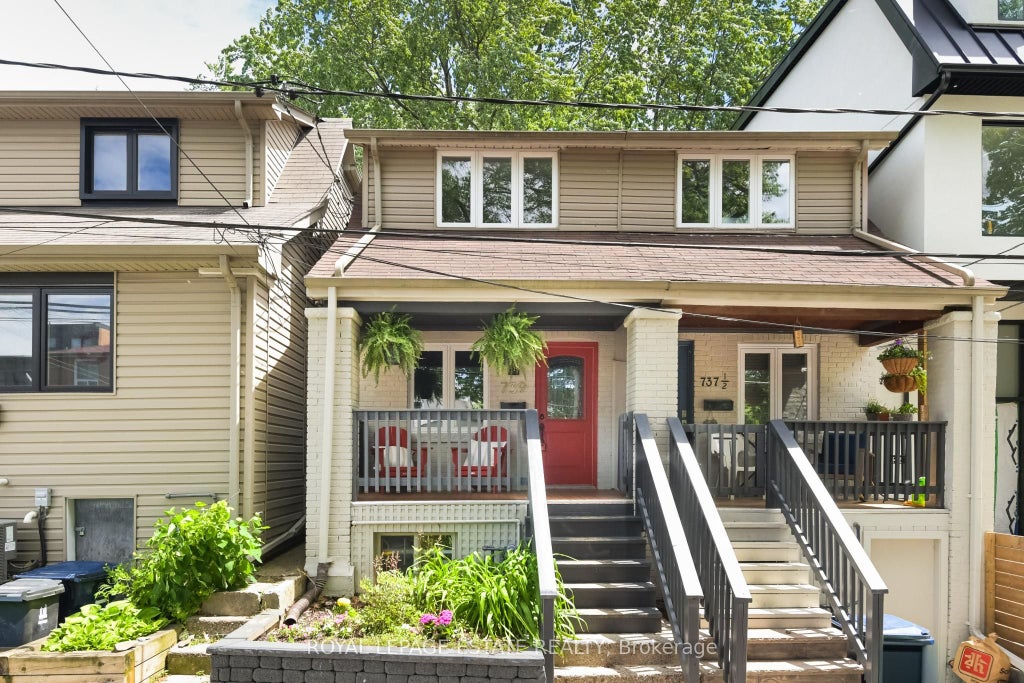 Photo of 739 Craven Road, Toronto, ON M4L 2Z7 (MLS # E13488408)