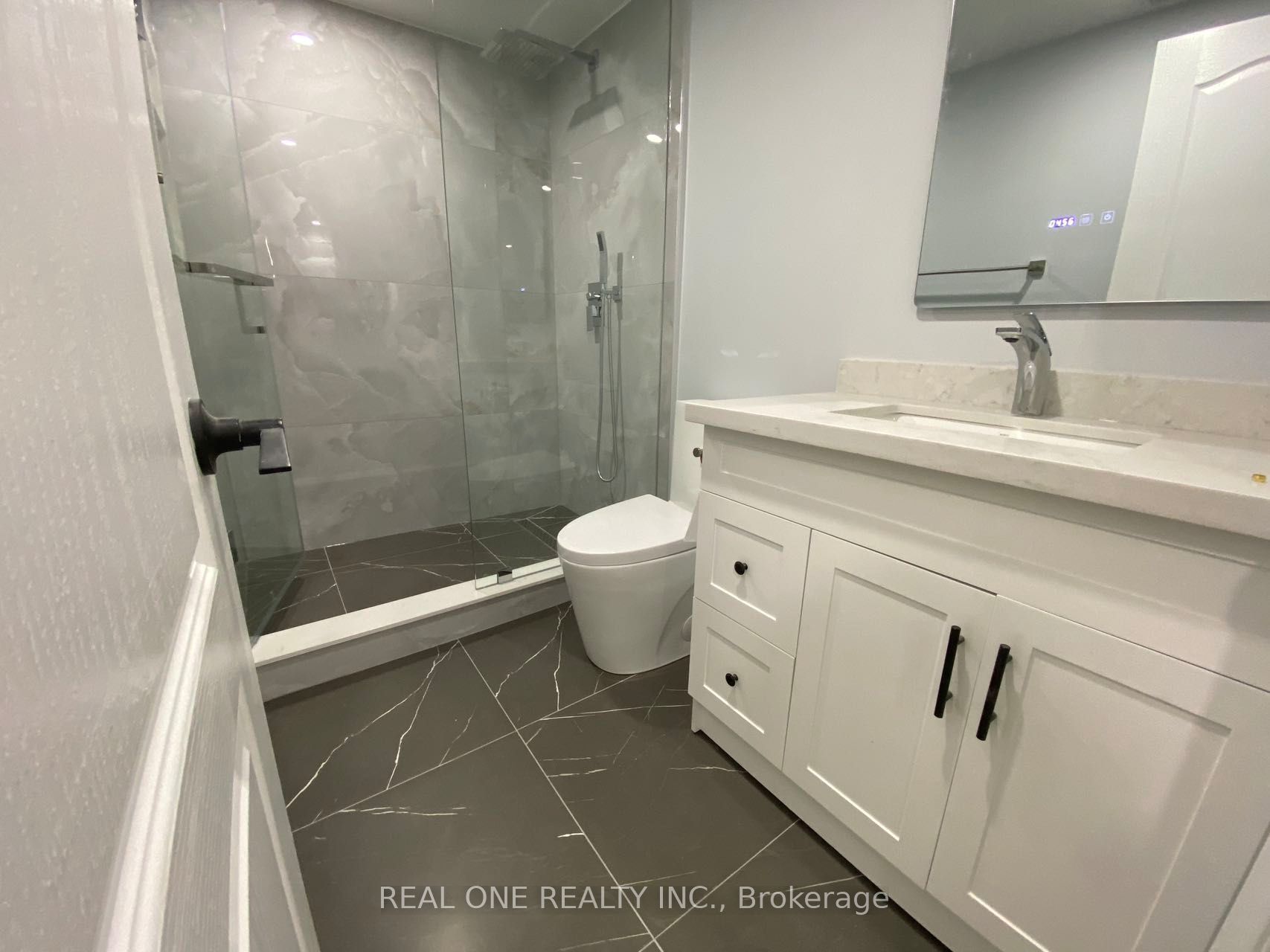 1186 Shadeland Drive ROOM L1