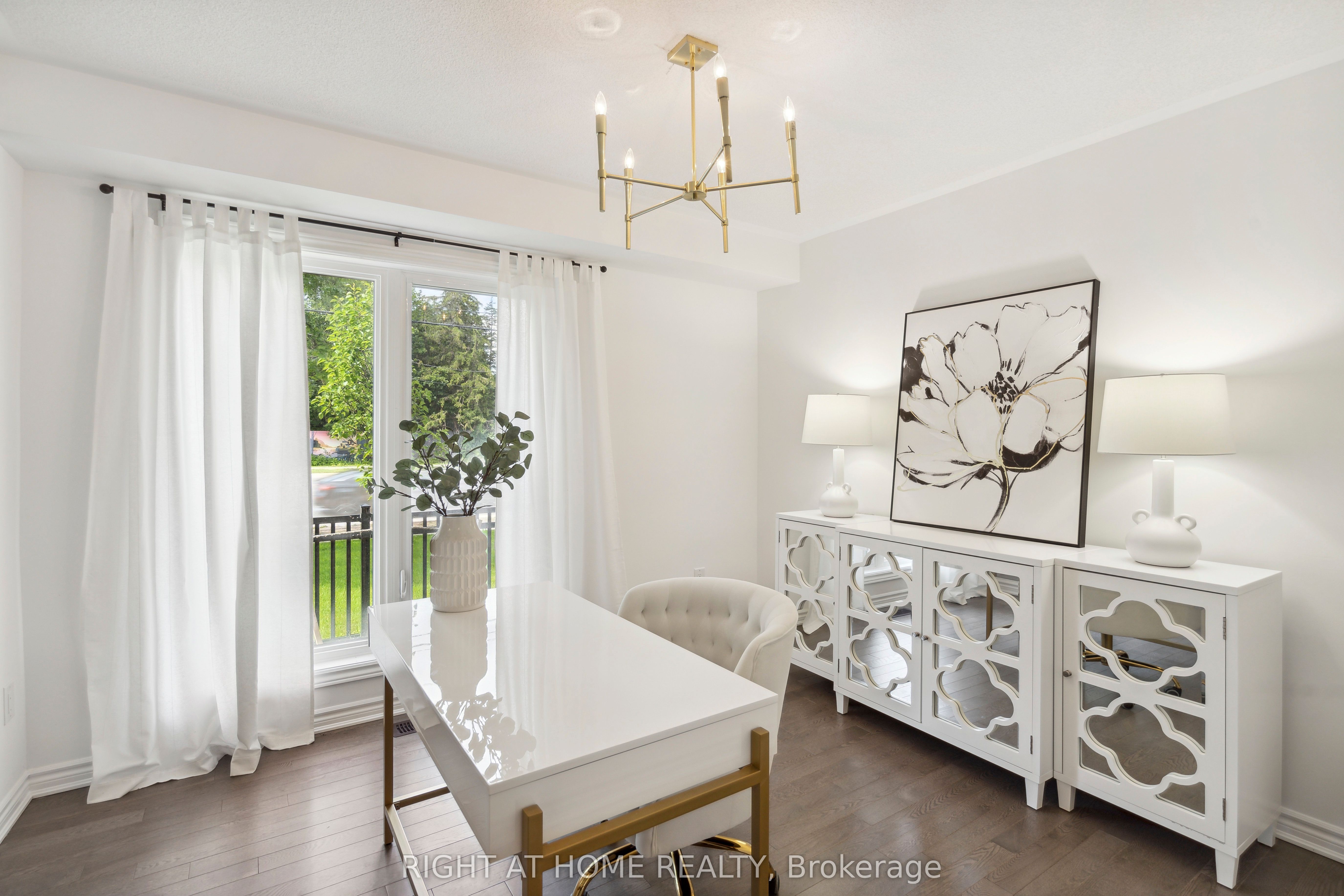 2495 Littlefield Crescent