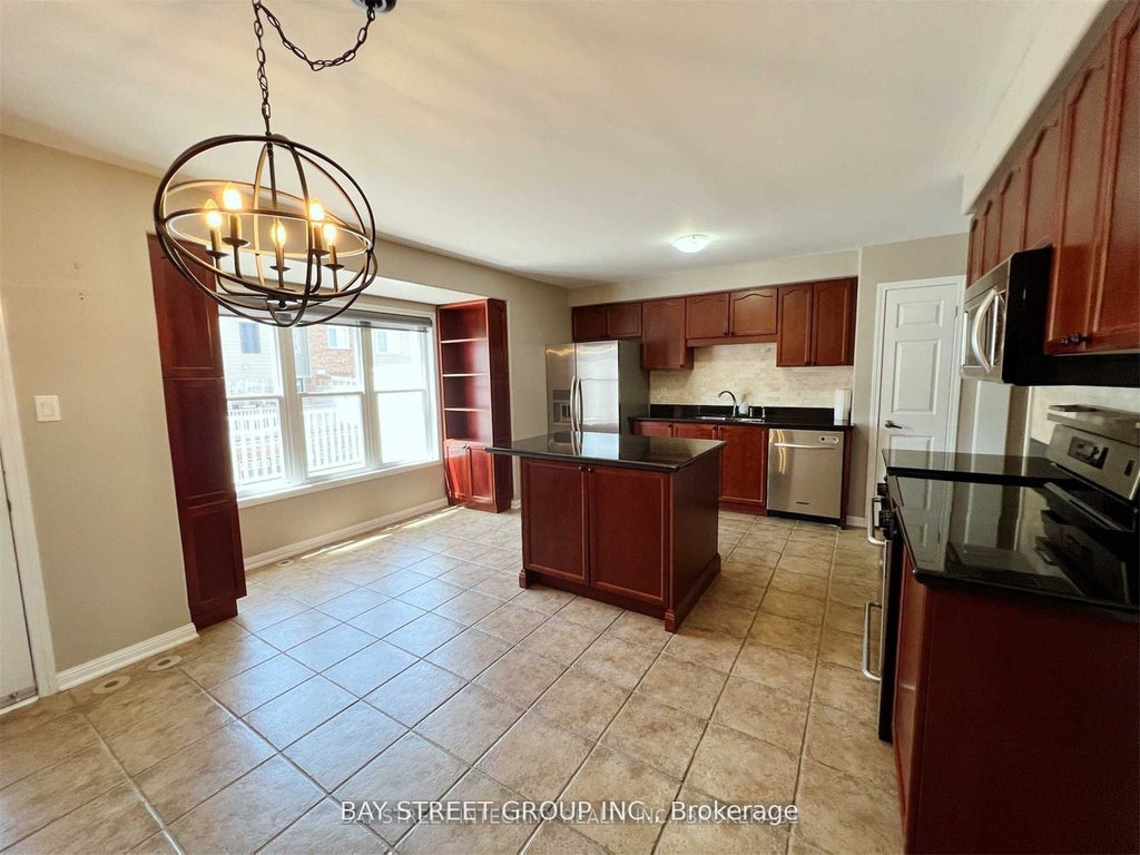 Photo of 656 Holly Avenue, Milton, ON L9T 0G3 (MLS # W13435174)