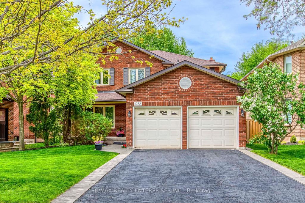 Photo of 1256 Greenwood Crescent, Oakville, ON L6J 6W2 (MLS # W13153224)