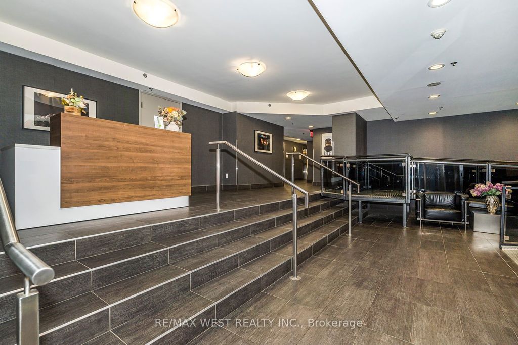 Photo of 816 Lansdowne Avenue #209, Toronto, ON M6H 4K6 (MLS # W12271414)
