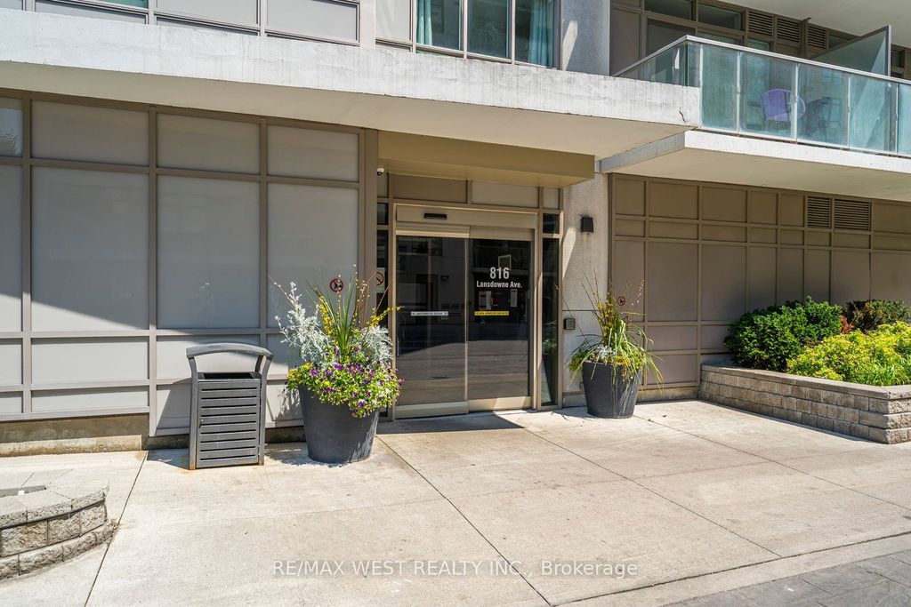 Photo of 816 Lansdowne Avenue #209, Toronto, ON M6H 4K6 (MLS # W12271414)
