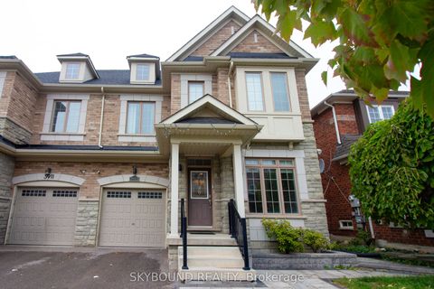3915 Arvona Place Mississauga ON L5M 0Y5