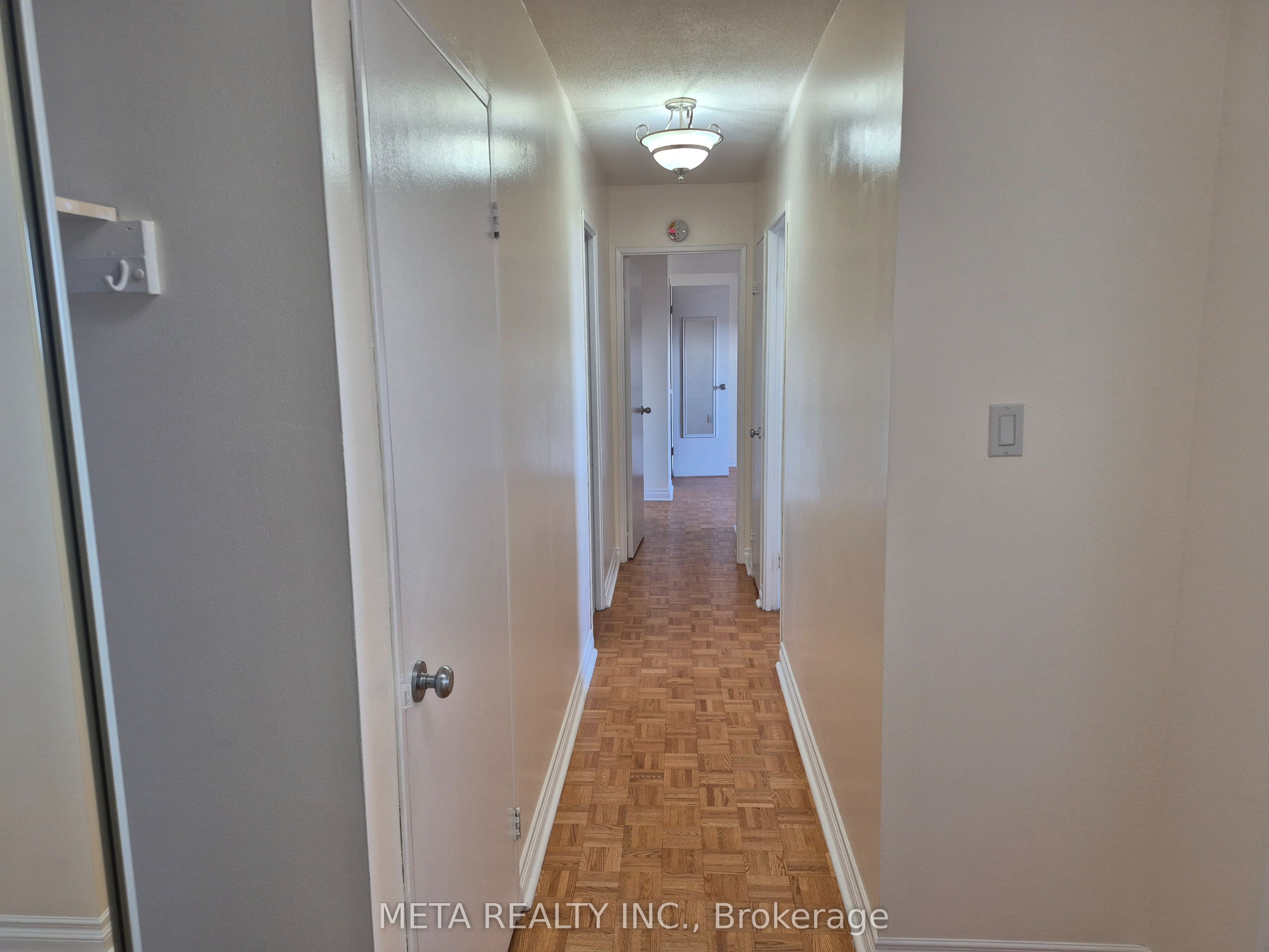 1535 Lakeshore Road E 910