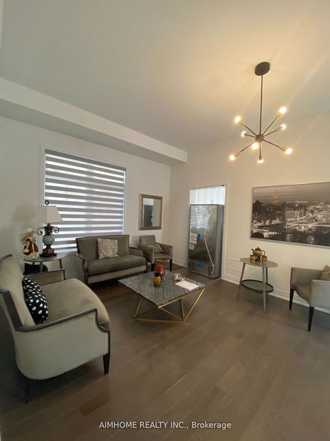 2130 Royal Gala Circle Room Mississauga ON L4Y 0H2