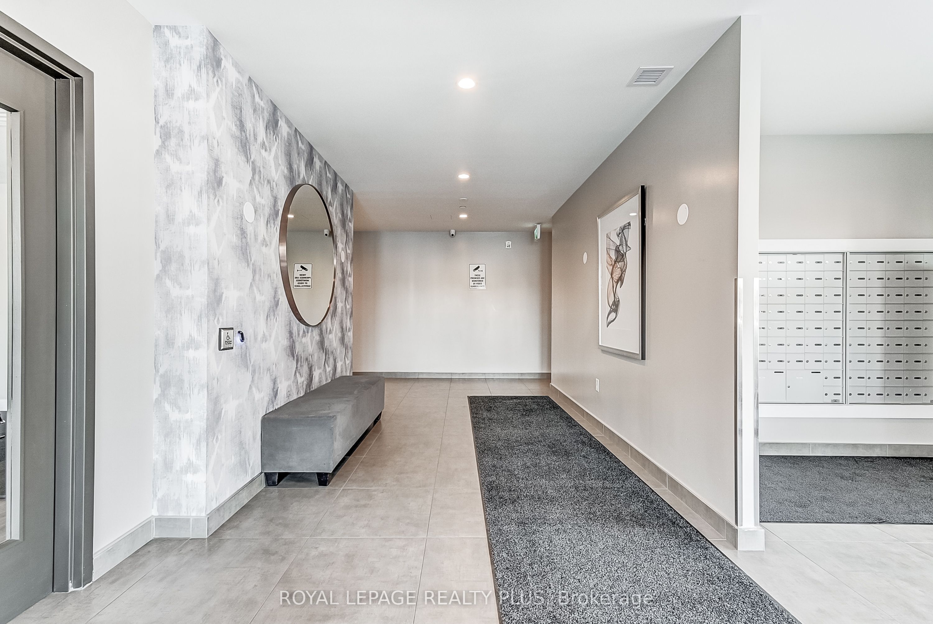 716 Main Street E 708