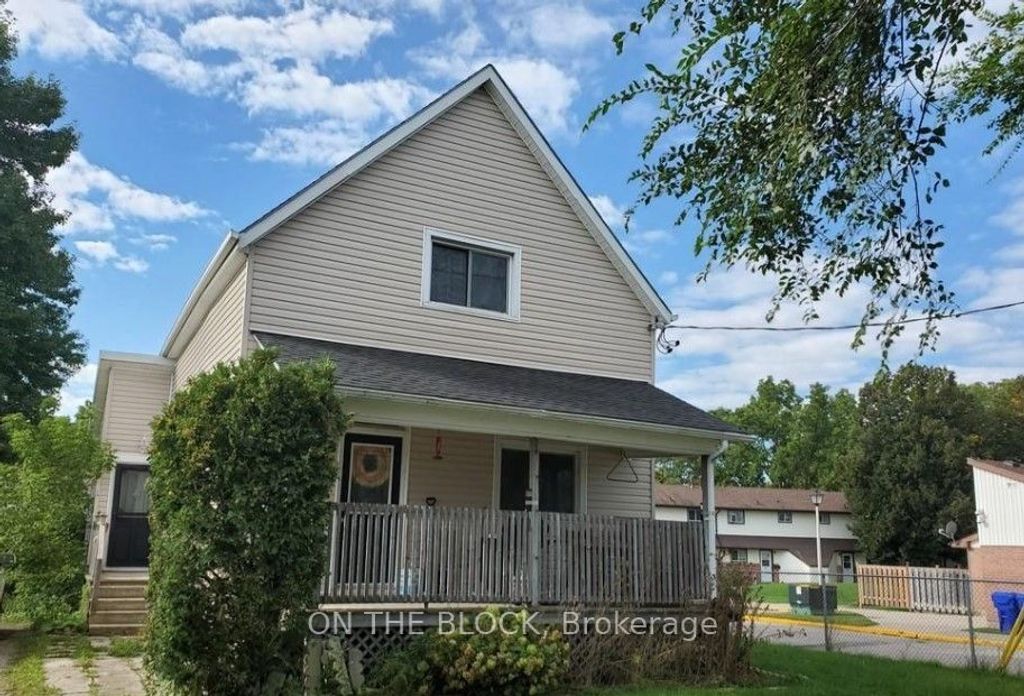 Photo of 5 South Edgeware Road, St. Thomas, ON N5P 2G8 (MLS # X12706708)