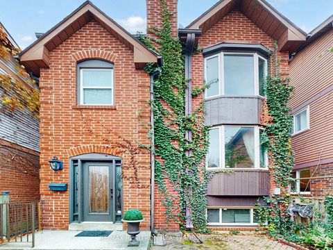 Photo of 93 North Meadow Crescent, Vaughan, ON L4J 3C4 (MLS # N12502674)