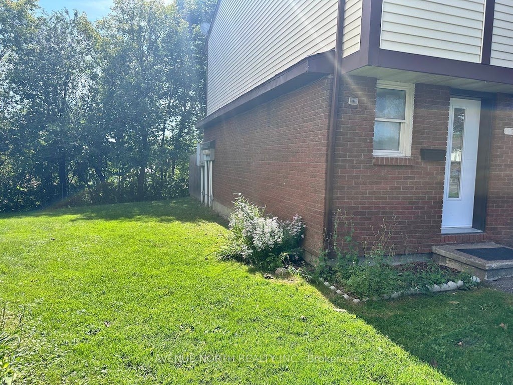 Photo of 1370 Foxwell Street #7, Cyrville - Carson Grove - Pineview, ON K1B 5J2 (MLS # X13789126)