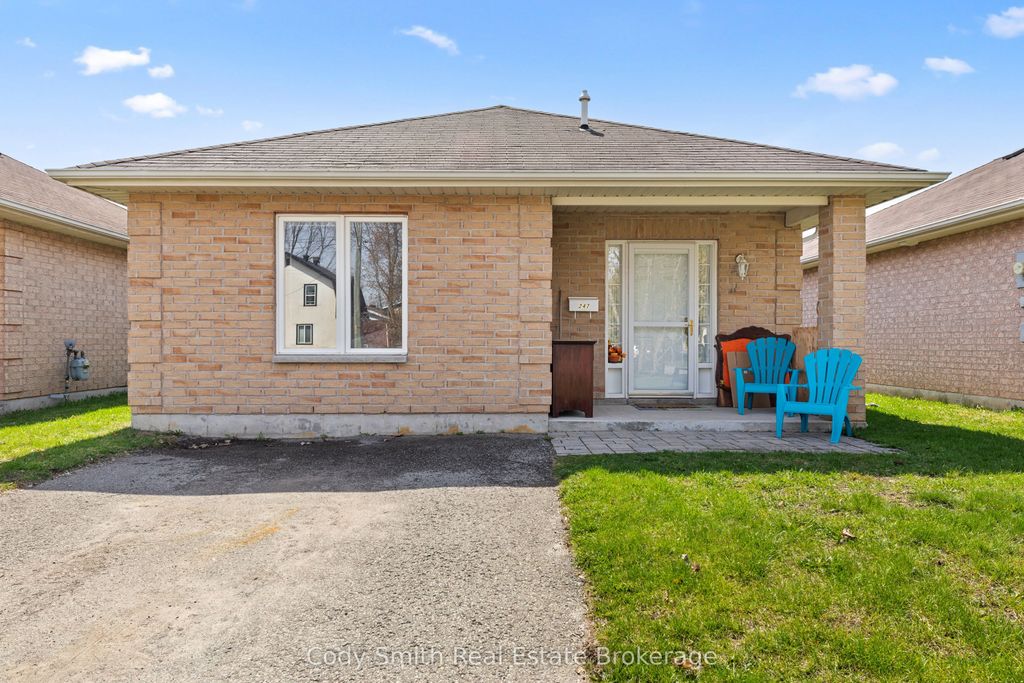 Photo of 247 Yonge Street, Midland, ON L4R 2B1 (MLS # S13093552)