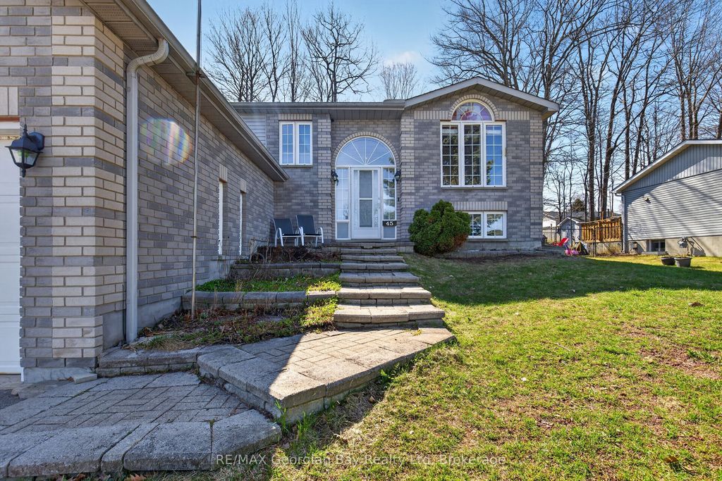 Photo of 45 Mcdermitt Trail, Tay, ON L0K 2C0 (MLS # S13054684)