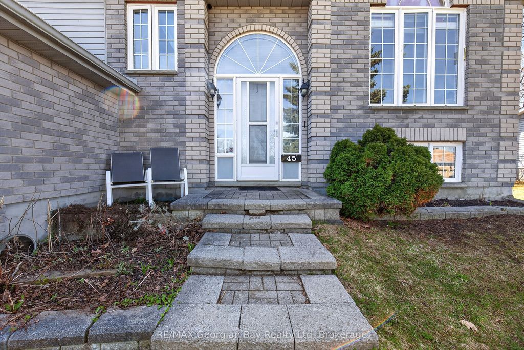 Photo of 45 Mcdermitt Trail, Tay, ON L0K 2C0 (MLS # S13054684)