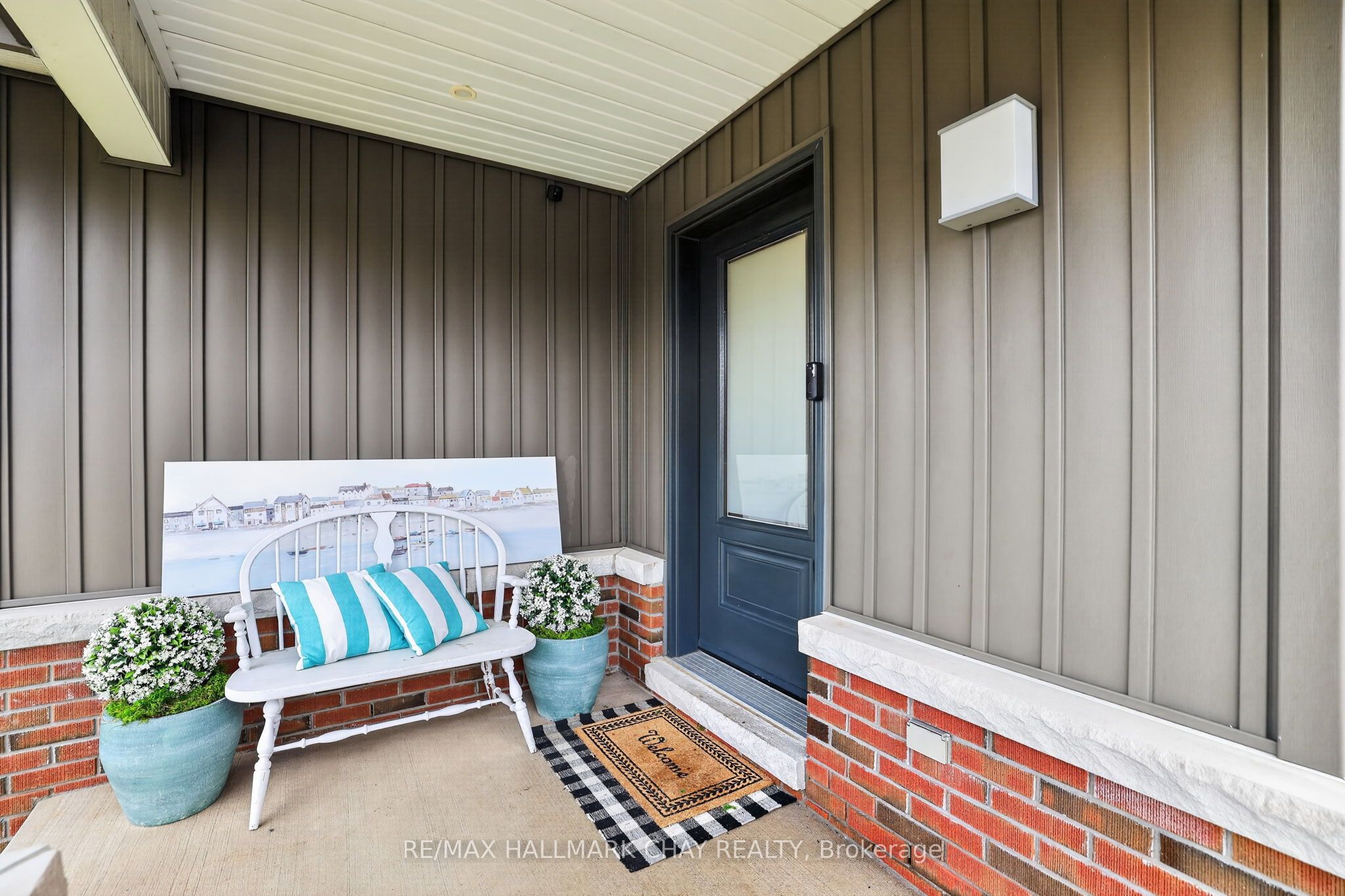 1587 Mount Albert Road