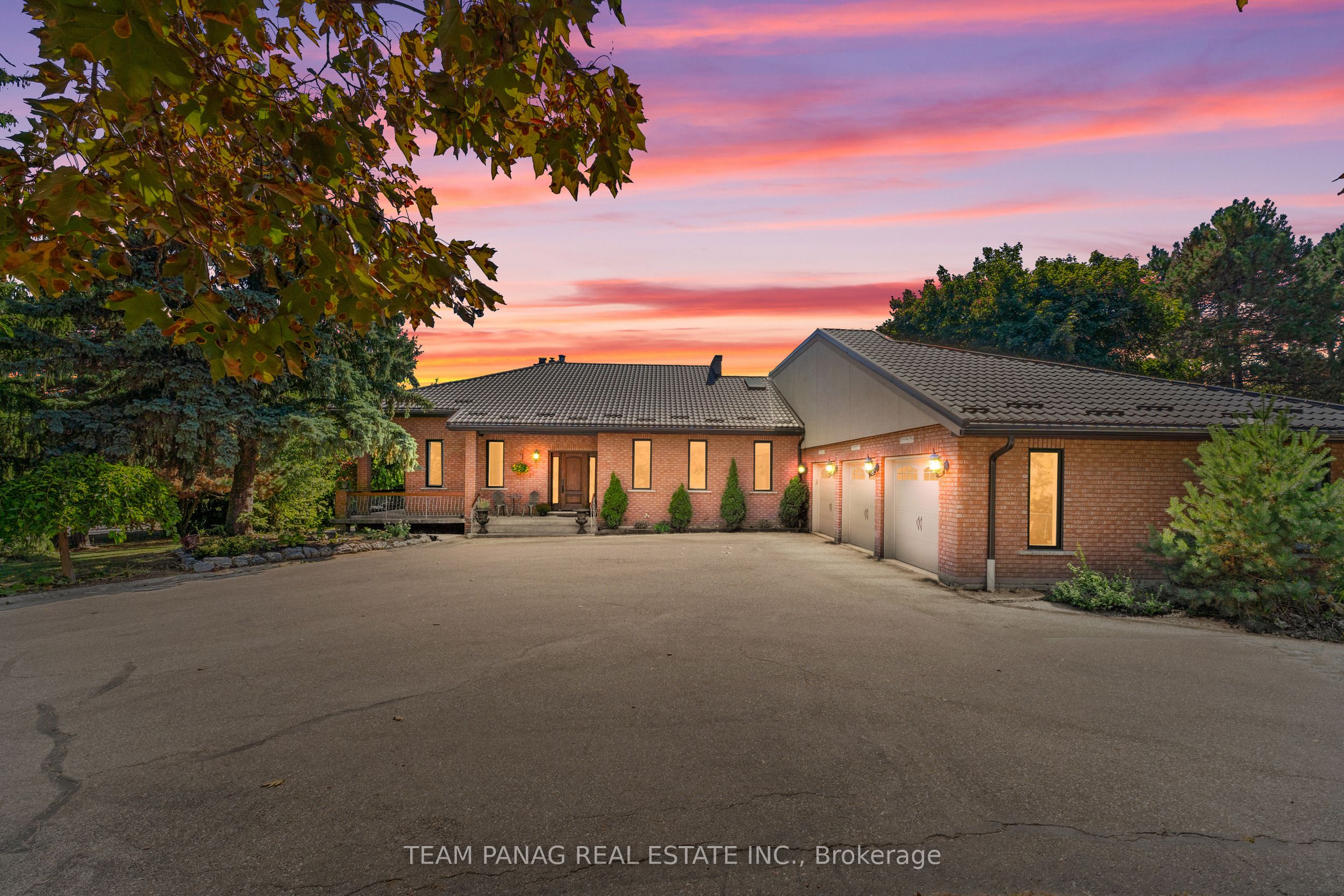 6 Leone Lane
